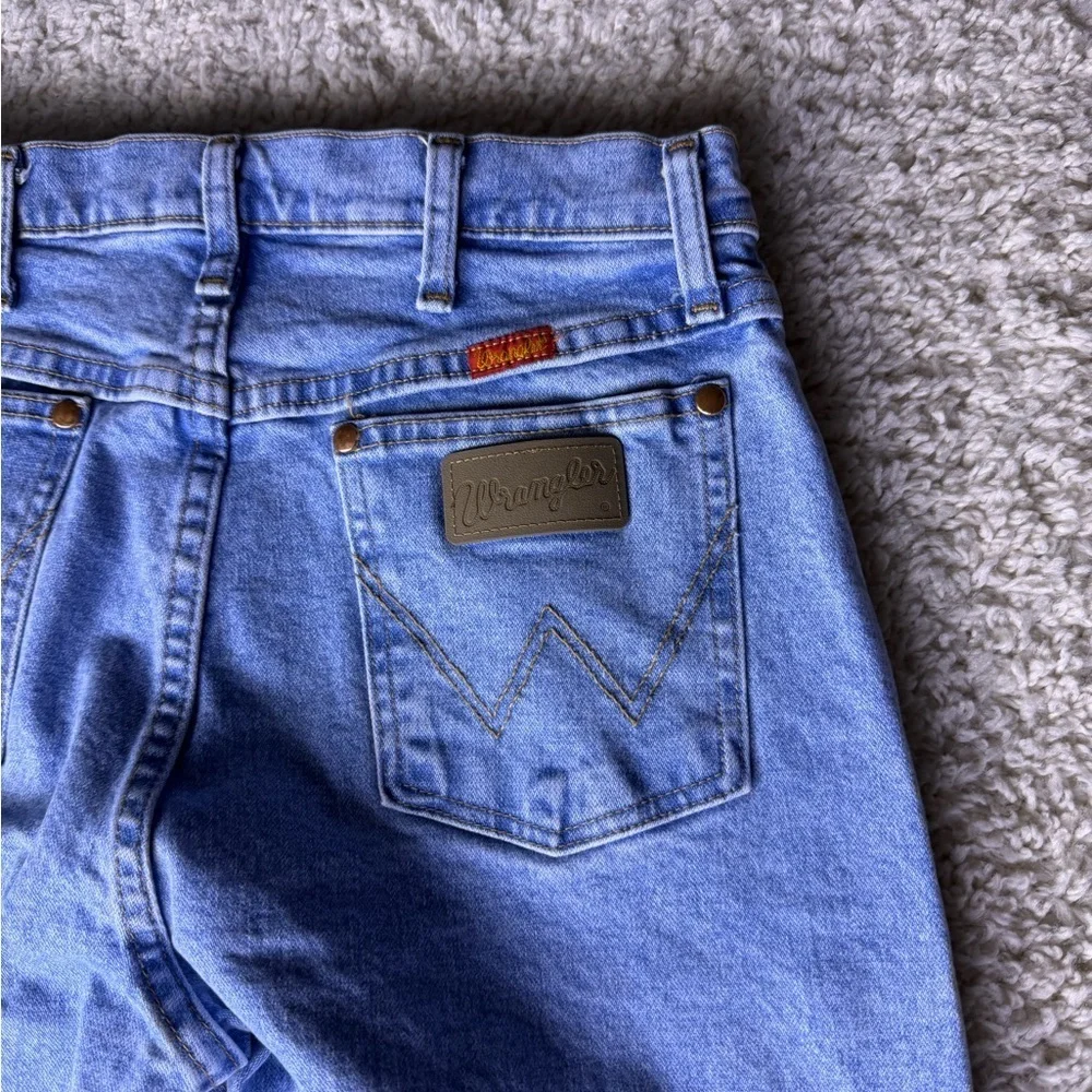 Wrangler Women’s Cowboy Cut Slim Light Blue Jeans